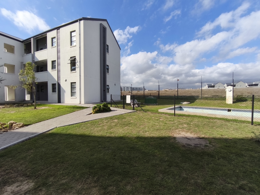 2 Bedroom Property for Sale in Aan de Wijnlanden Western Cape